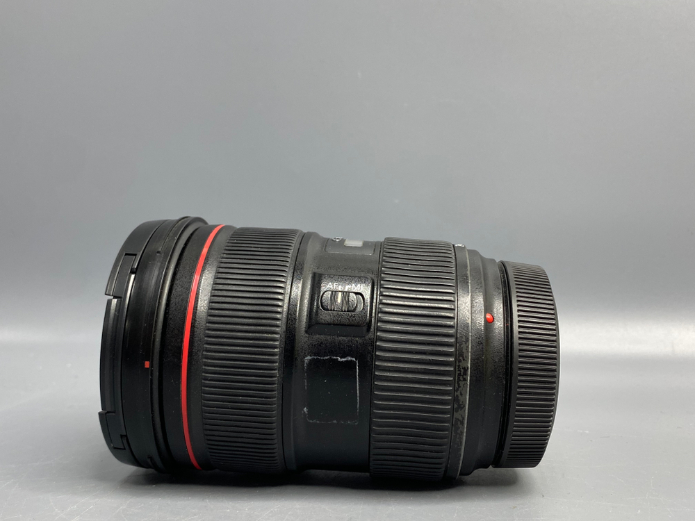 Canon EF 24-70mm f/2.8L II USM