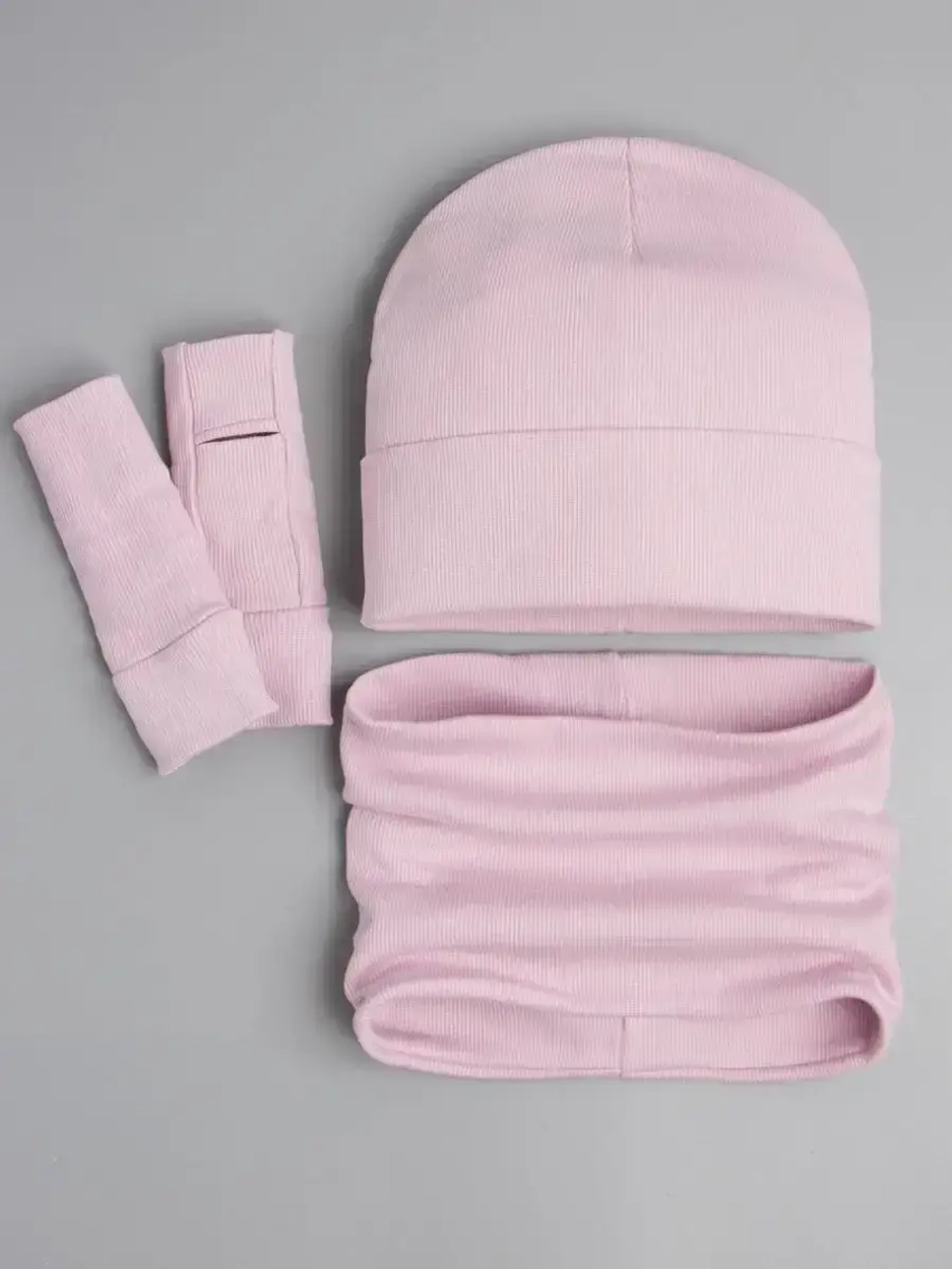 Шапка детская со снудом и митенками