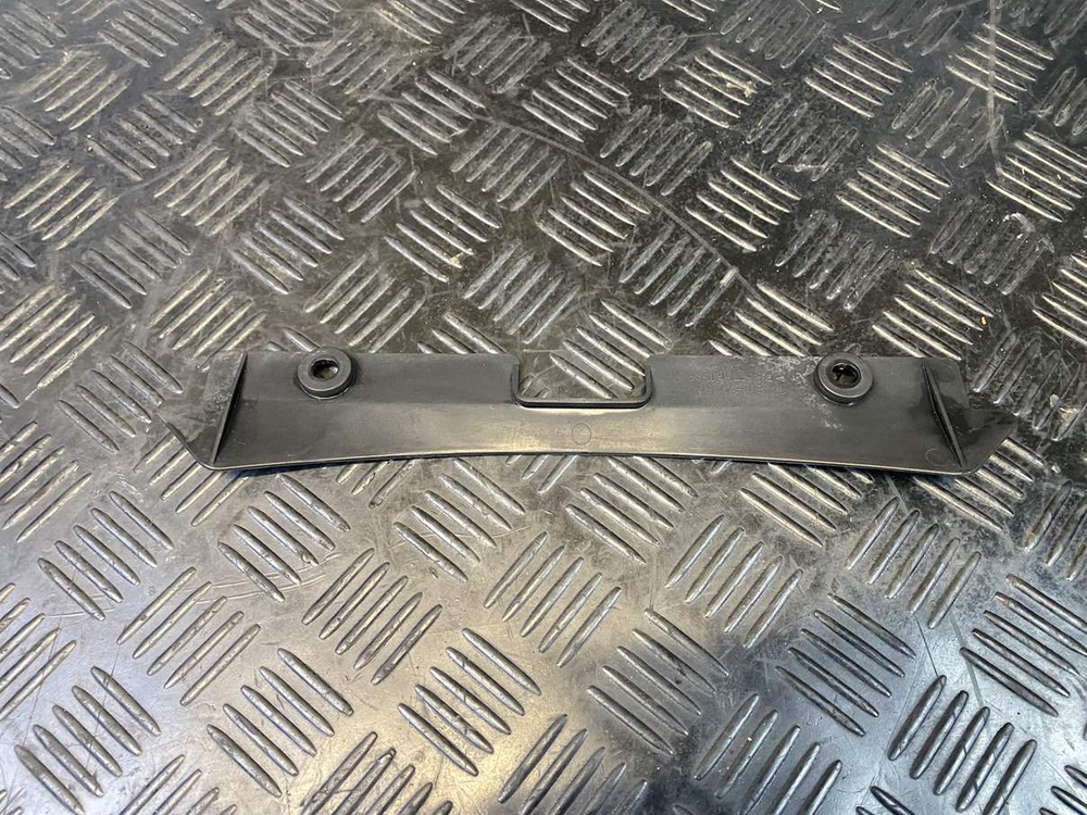 Пластик радиатора нижний Suzuki GSR400 (GK7DA)