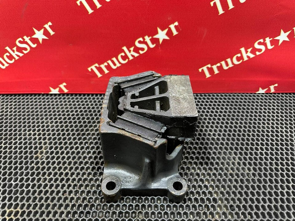 Подушка двигателя задняя