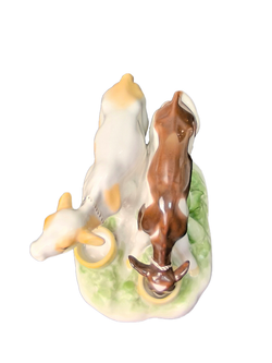 Фарфоровая статуэтка "Телята ясельные" ДФЗ Вербилки