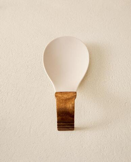 ZARA HOME ПОДСТАВКА ПОД ЛОЖКУ ИЗ СИЛИКОНА, КРЕМОВЫЙ