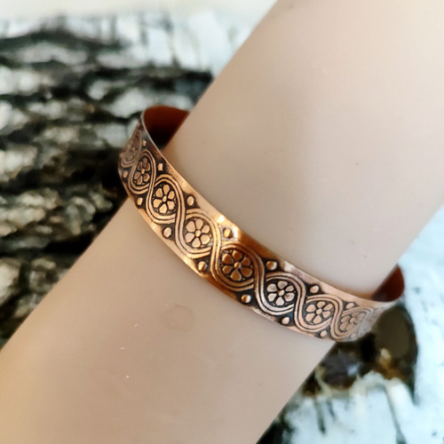 Медный браслет, пластинчатый. Длина 17 - 18 см