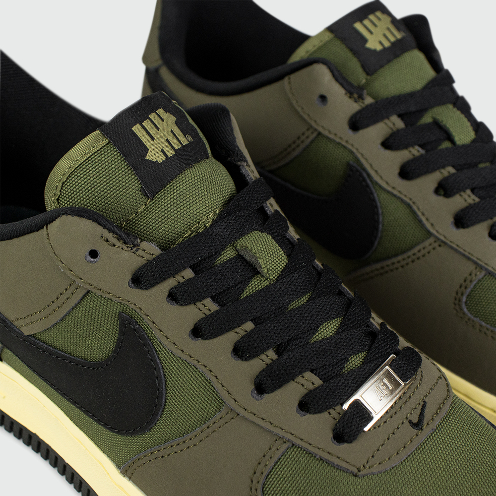 Кроссовки Nike Air Force 1 x Undefeated Wmns Grey / Green