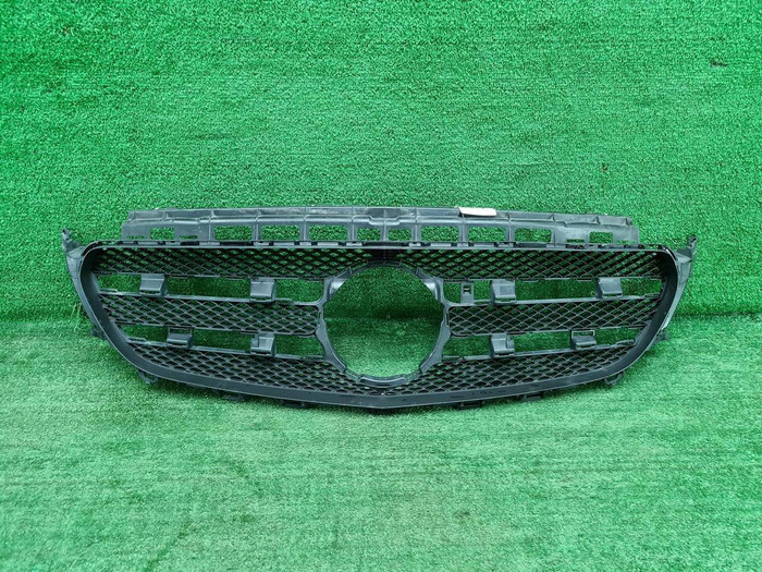 Решетка радиатора Mercedes E W213 (2016-2021)