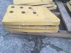 Нож Komatsu D85 боковой левый 150-70-21356