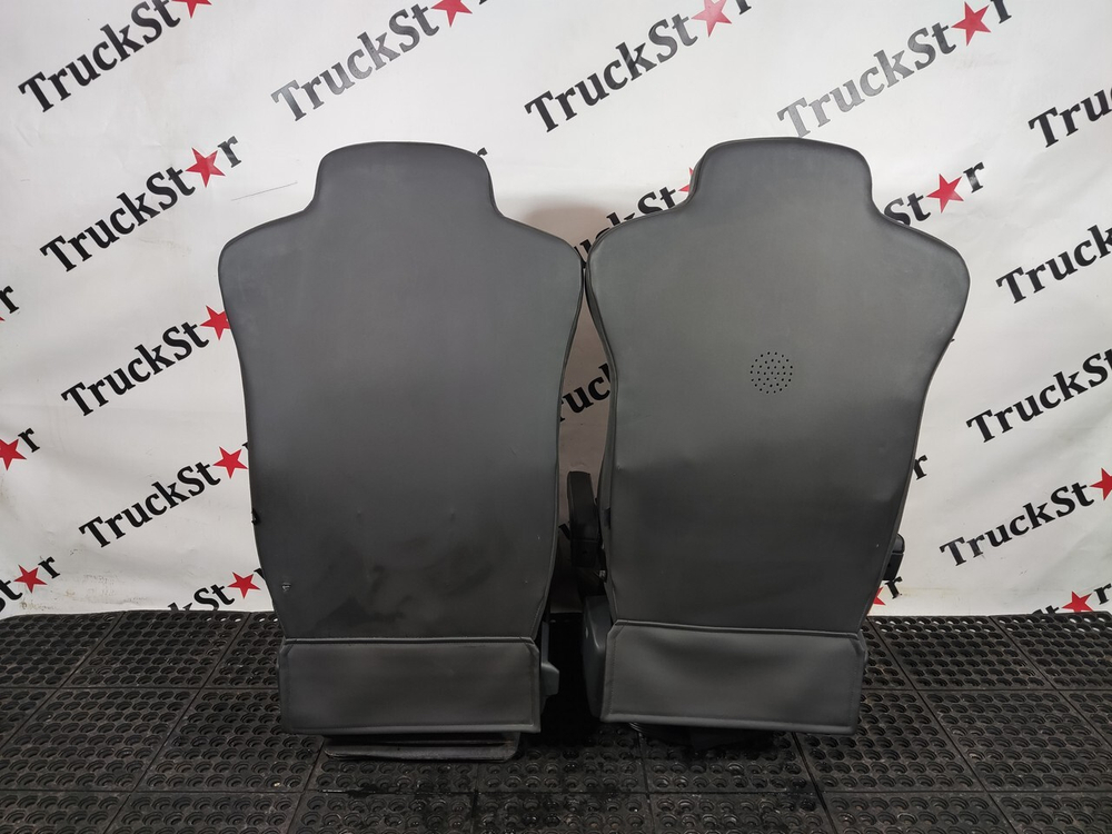 Комплект сидений пневматических 2023г