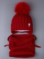 Шапка для девочки зимняя вязаная и снуд