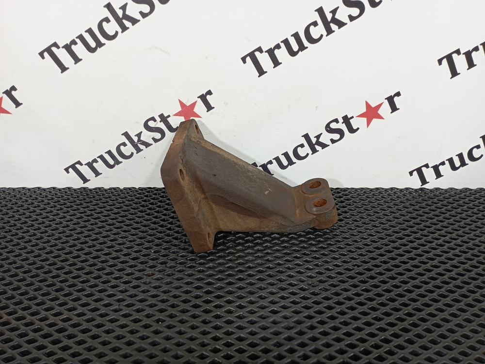 Кронштейн двигателя передний левый