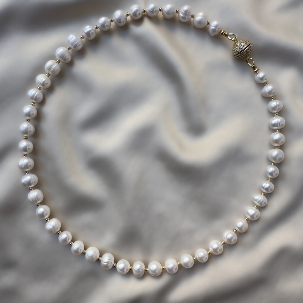 Колье Белый шелк