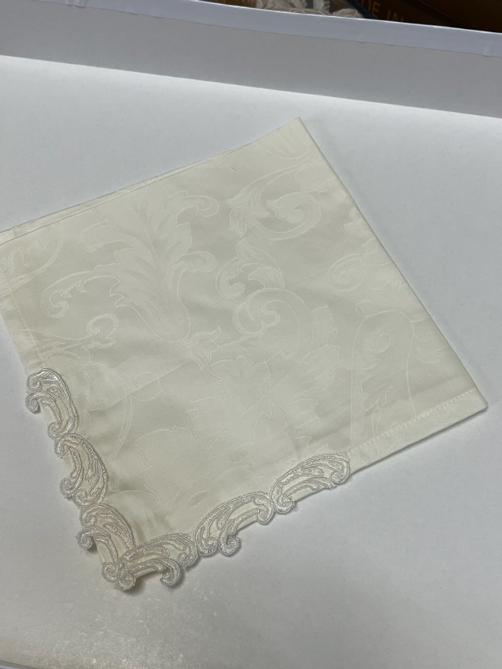 Скатерть 180х450 и 12 салфеток Emozioni Fiandra молочные