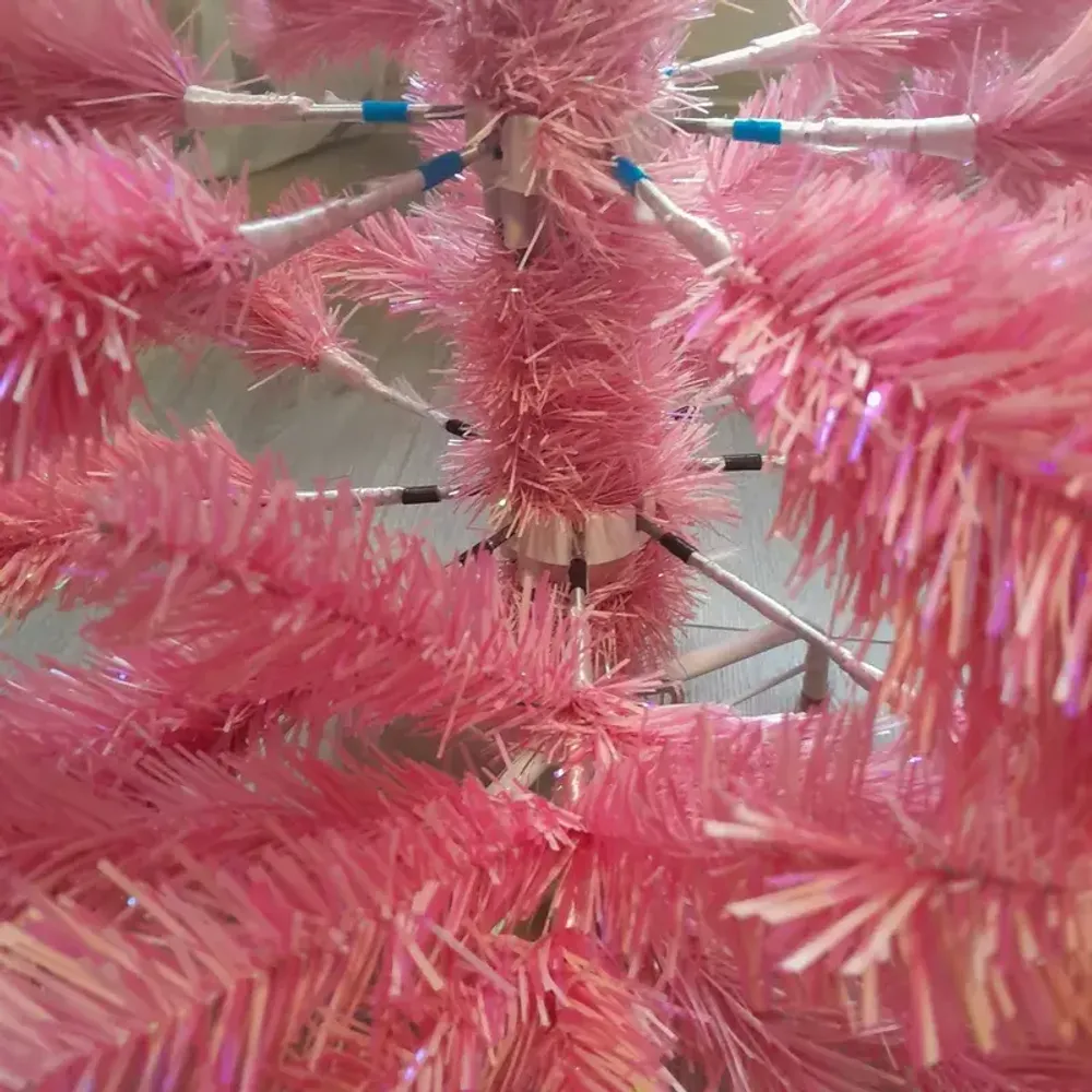 Искусственная розовая елка «Искристая розовая» (пвх) 120 см / 1.2 м