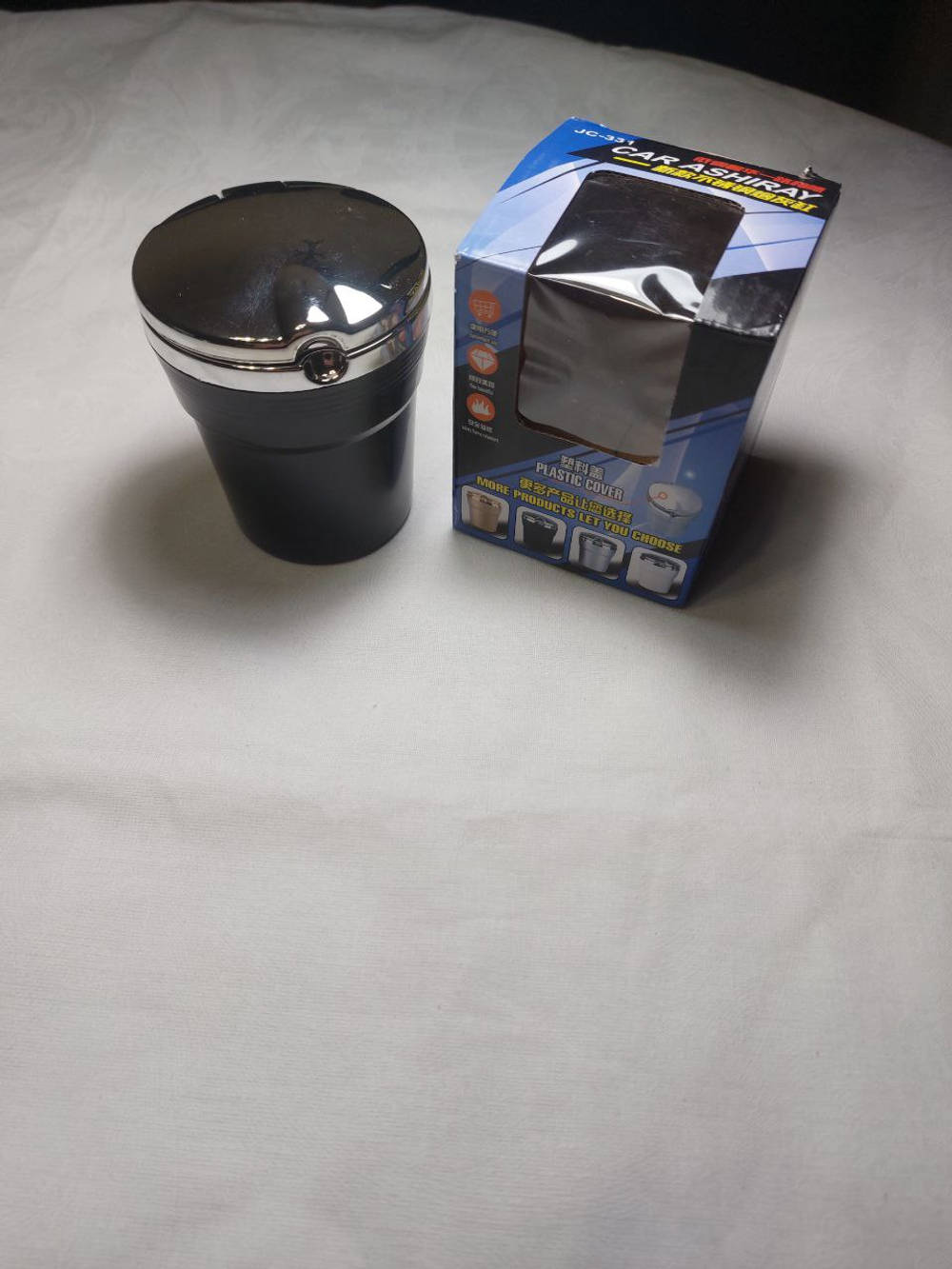 Пепельница автомобильная бездымная с подсветкой, подстаканник для автомобиля черная