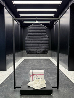 Ветровка & Безрукавка Moncler