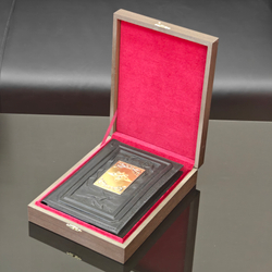 Ежедневник "Герб МВД" (златоустовская гравюра) из натуральной кожи со съемной обложкой в футляре