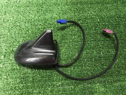 Антенна Maserati Levante (2016-2024)