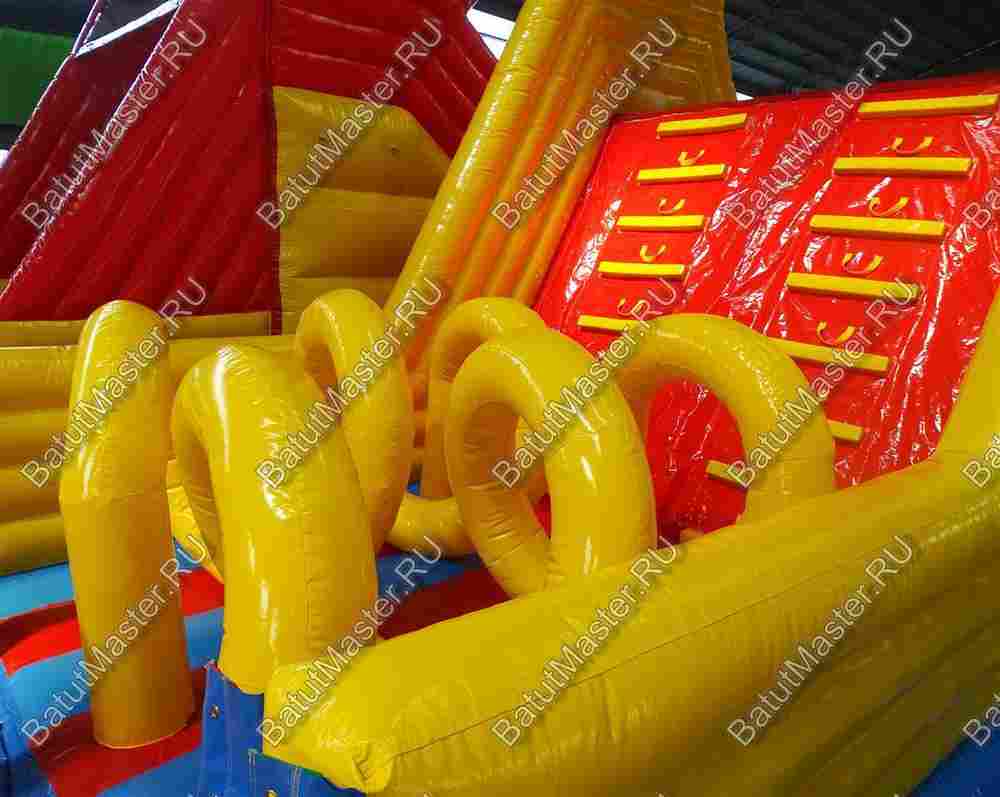 Надувная спортивная полоса препятствий "Бастион" 25*10*5 м