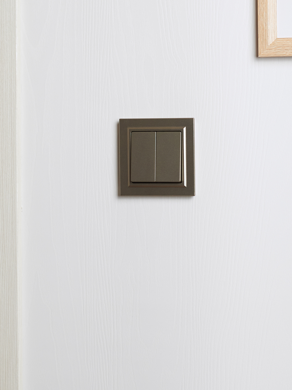 BRITE Рамка 1-местная РУ-1-БрШ шампань IEK