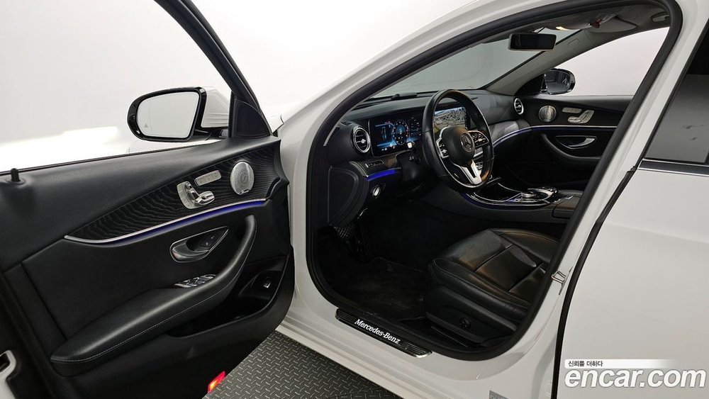 Mercedes-Benz E-Class W213 E300 Avangarde (05.2020)