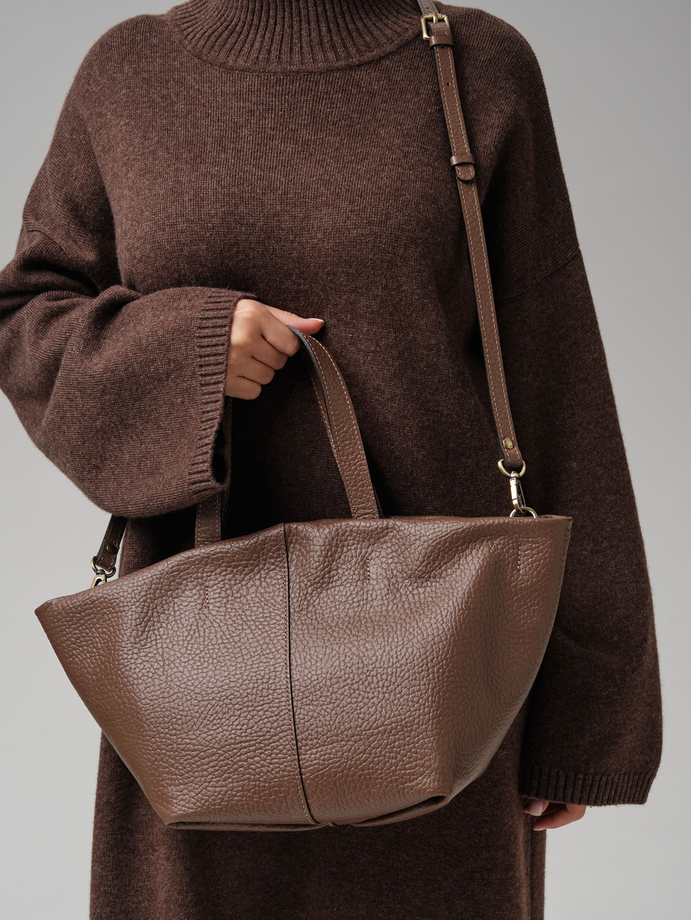 Кожаная сумка Azaro 31355 коричневый какао