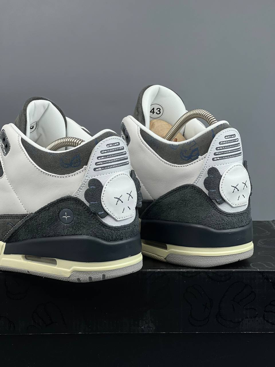 Кроссовки Nike AirJordan 3 Kaws #409 (бел.)