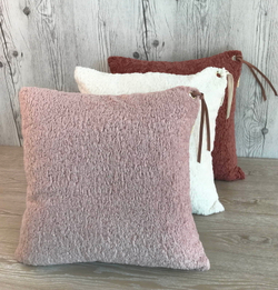 Наволочка 45х45 Sofi De MarkO Лама пепельно-розовая
