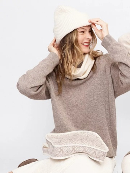 Набор (шарф, шапка, носки, косметичка) женский FREE AGE