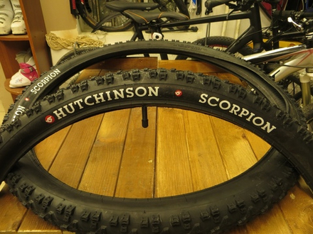 Покрышка новая Hutchinson Scorpion, 26" x 2.0", 33 tpi