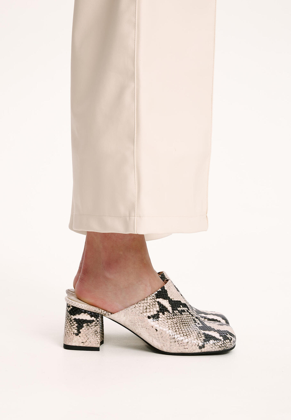 Мюли // Gloria // Snake Milky