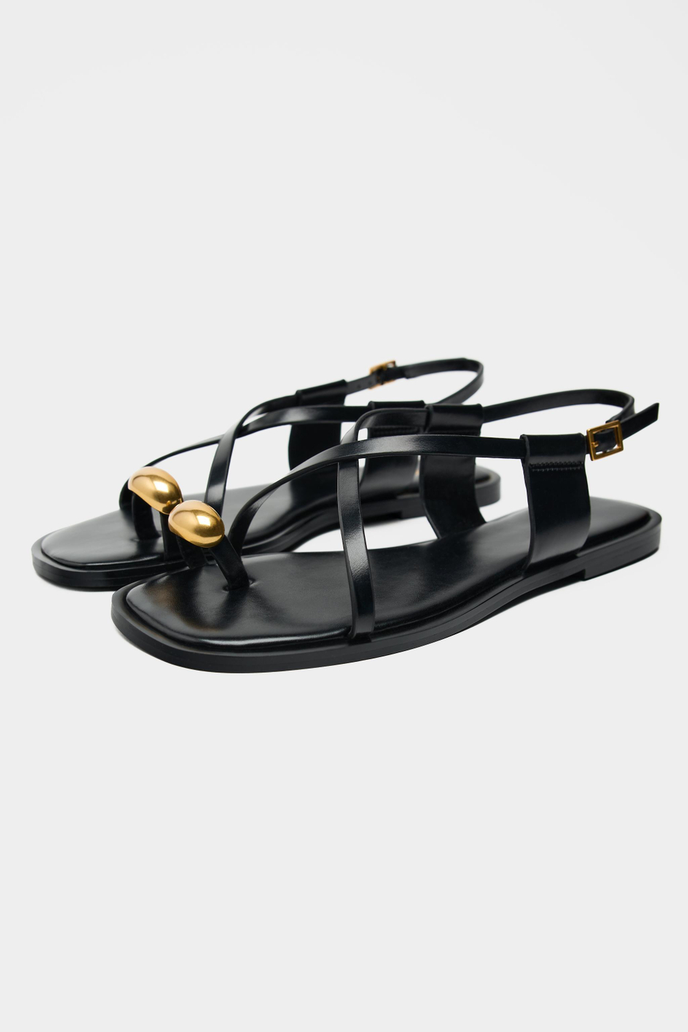ZARA САНДАЛИИ С МЕТАЛЛИЧЕСКОЙ ДЕТАЛЬЮ, ЧЕРНЫЙ