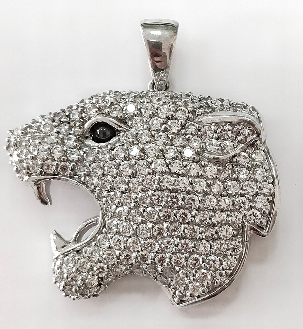 Ювелирная подвеска из серебра с фианитами