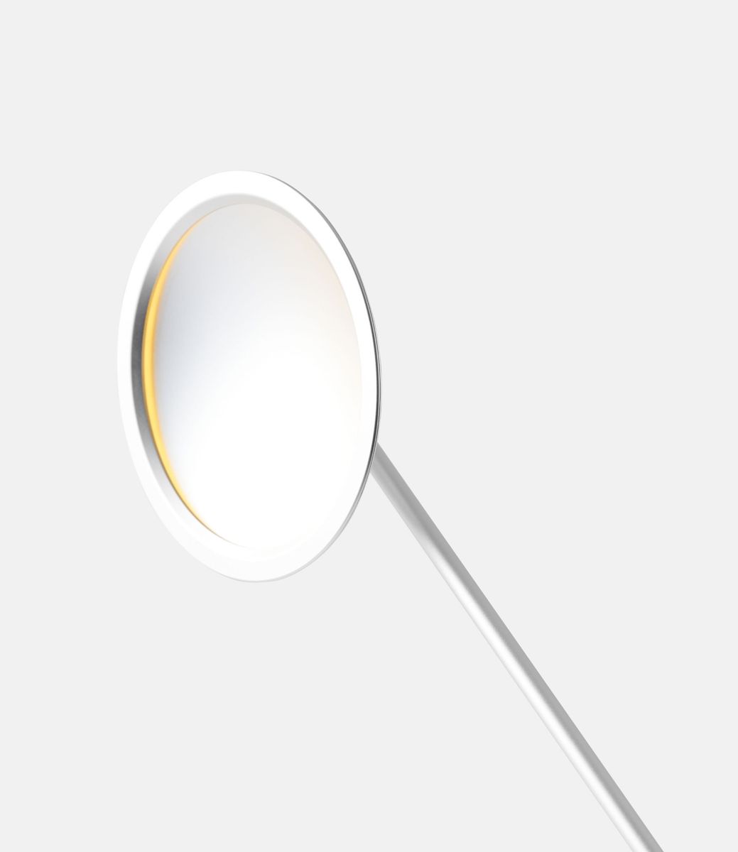 Lumio Ovo Matte Silver — скульптурная настольная лампа