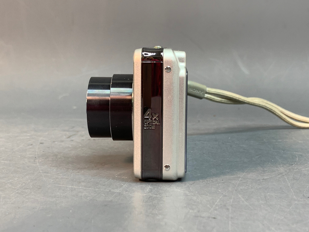 Sony Cyber-shot DSC-W120