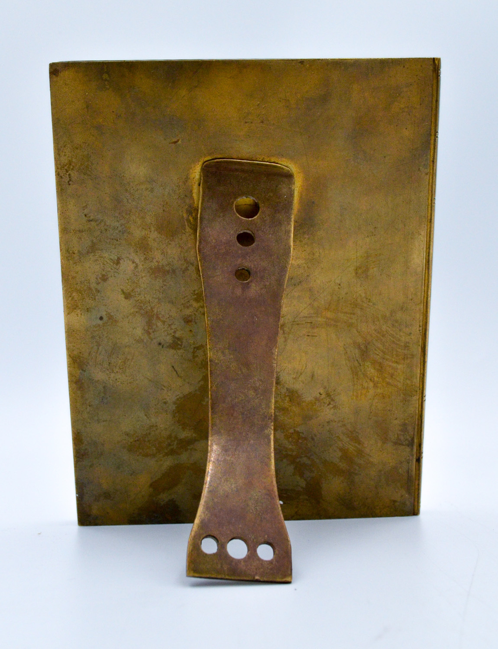 Плакетка в виде книги с барельефом Ленина на подставке. Литье, бронза, сталь. Москва. 1923 г. Высота