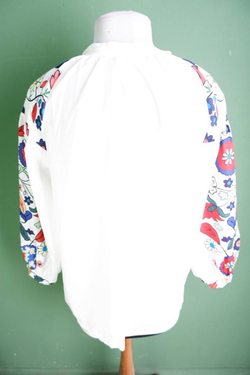 Блузка с красивыми рукавами, маркировка XL, визуально на 50 размер