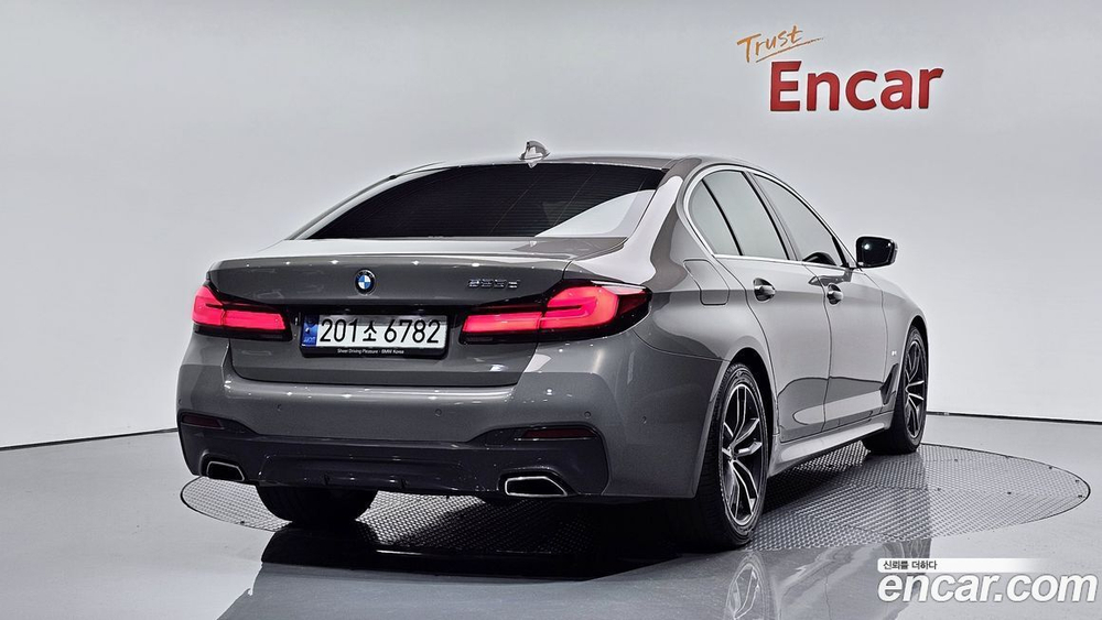BMW 5 Series (G30) 523d M Sports (04.2021)