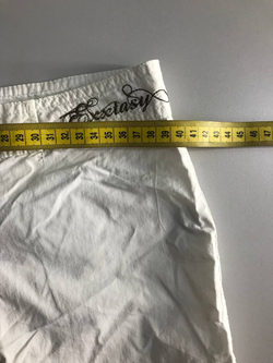 Шорты светлые, маркировка 36, визуально 42 размер