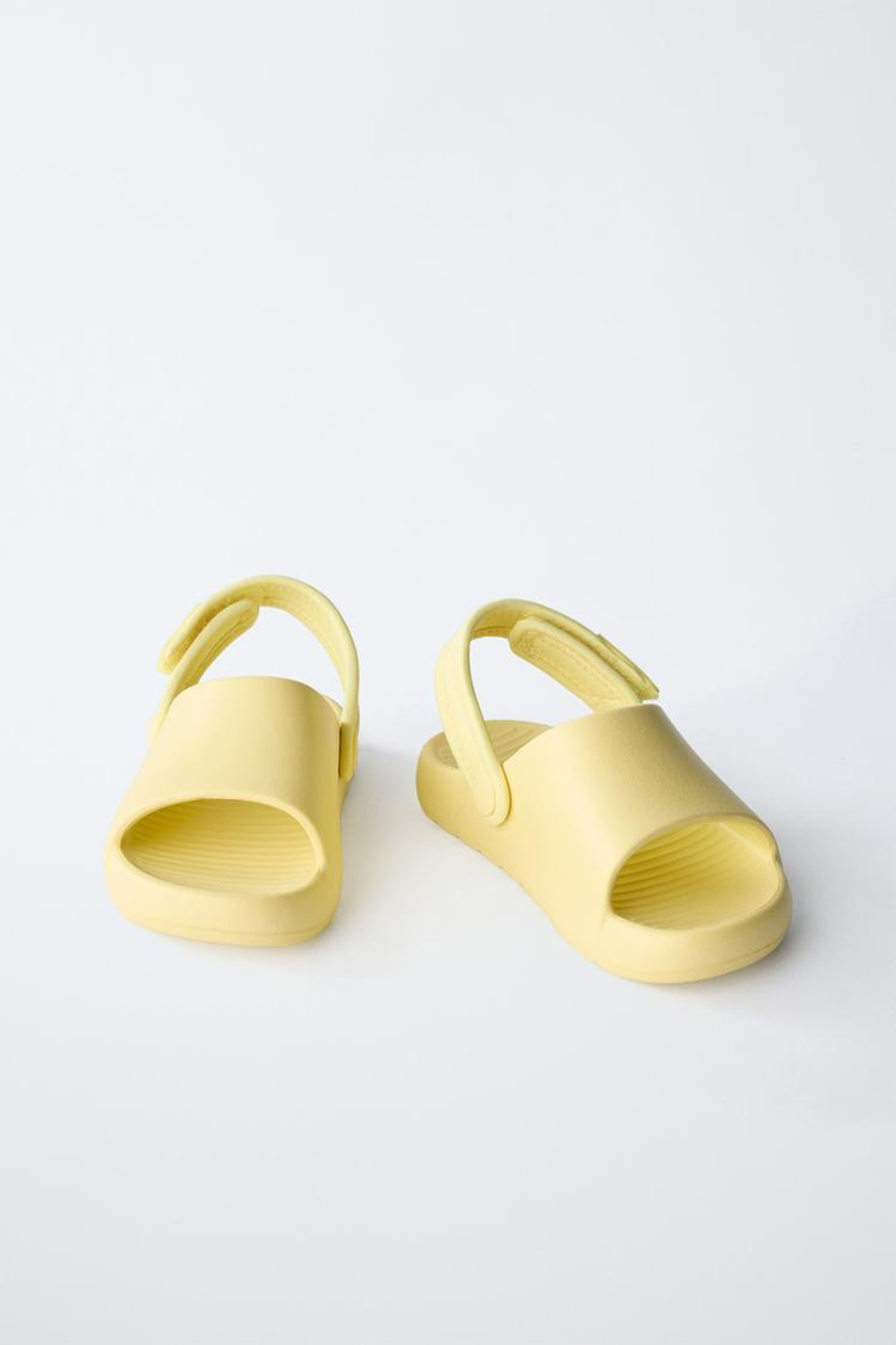 ZARA РЕЗИНОВЫЕ ТАПОЧКИ, ЖЕЛТЫЙ