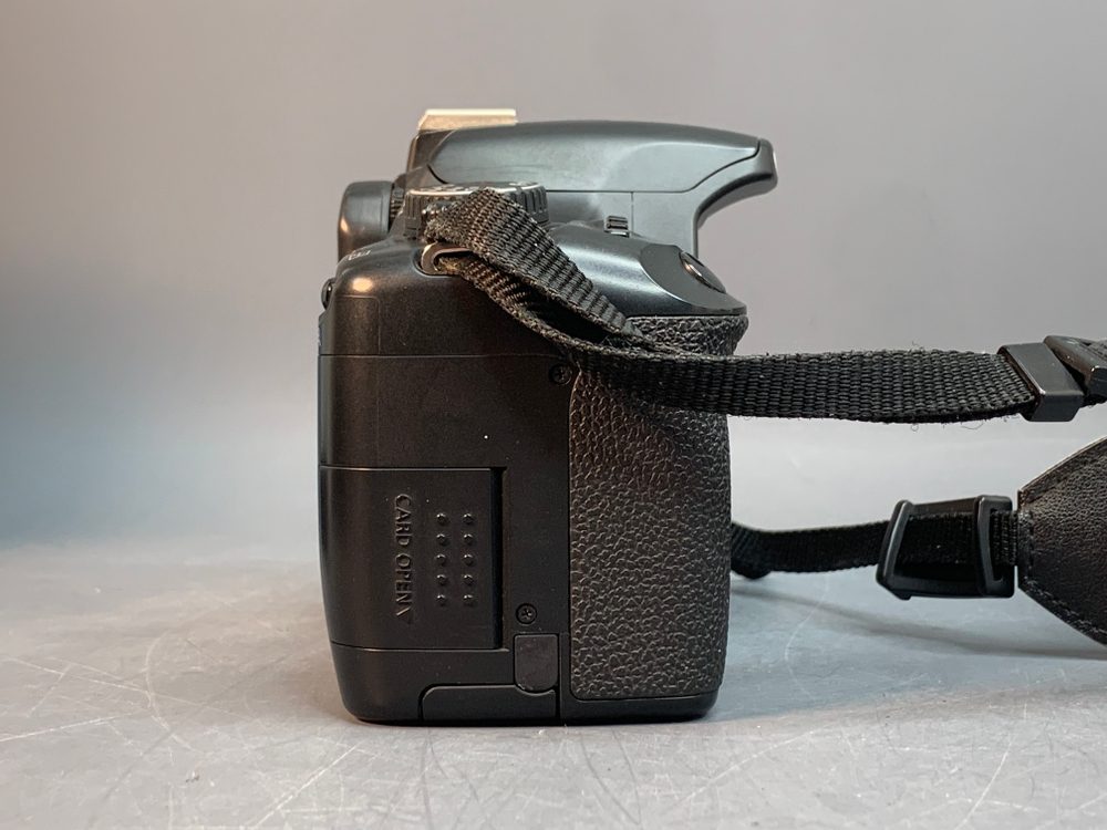 Canon 450D kit 18-55mm IS II 26.000 кадров