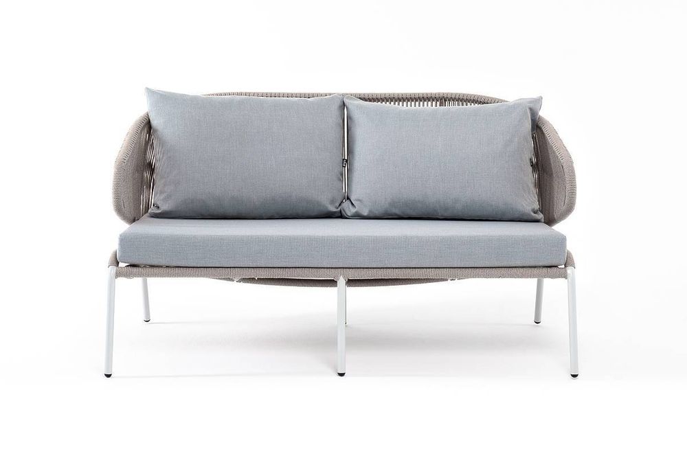 "Милан" диван 2-местный плетеный из роупа, каркас алюминий светло-серый (RAL7035) муар, роуп серый меланж круглый, ткань светло-серая
