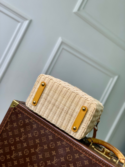 Louis Vuitton Capucines BB