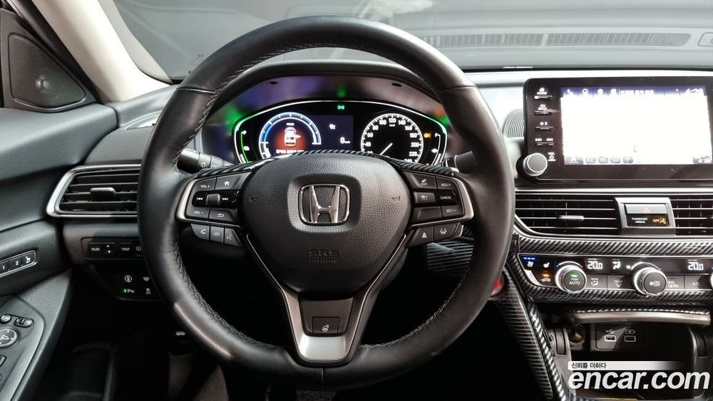 Honda Accord 10 Generation 2.0 Hybrid Touring (07.2022)