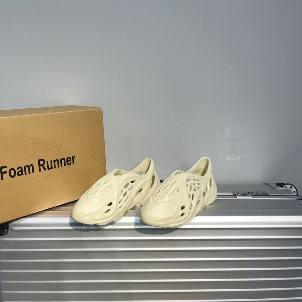 Adidas Yeezy Foam Runner