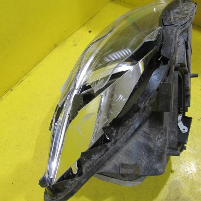 Битая Фара правая Mercedes CLA C117 (2016-2019) LED