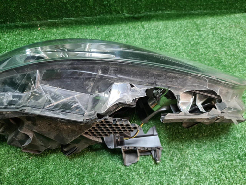 Битая Фара правая Nissan Qashqai J11 (2013-2019) галоген