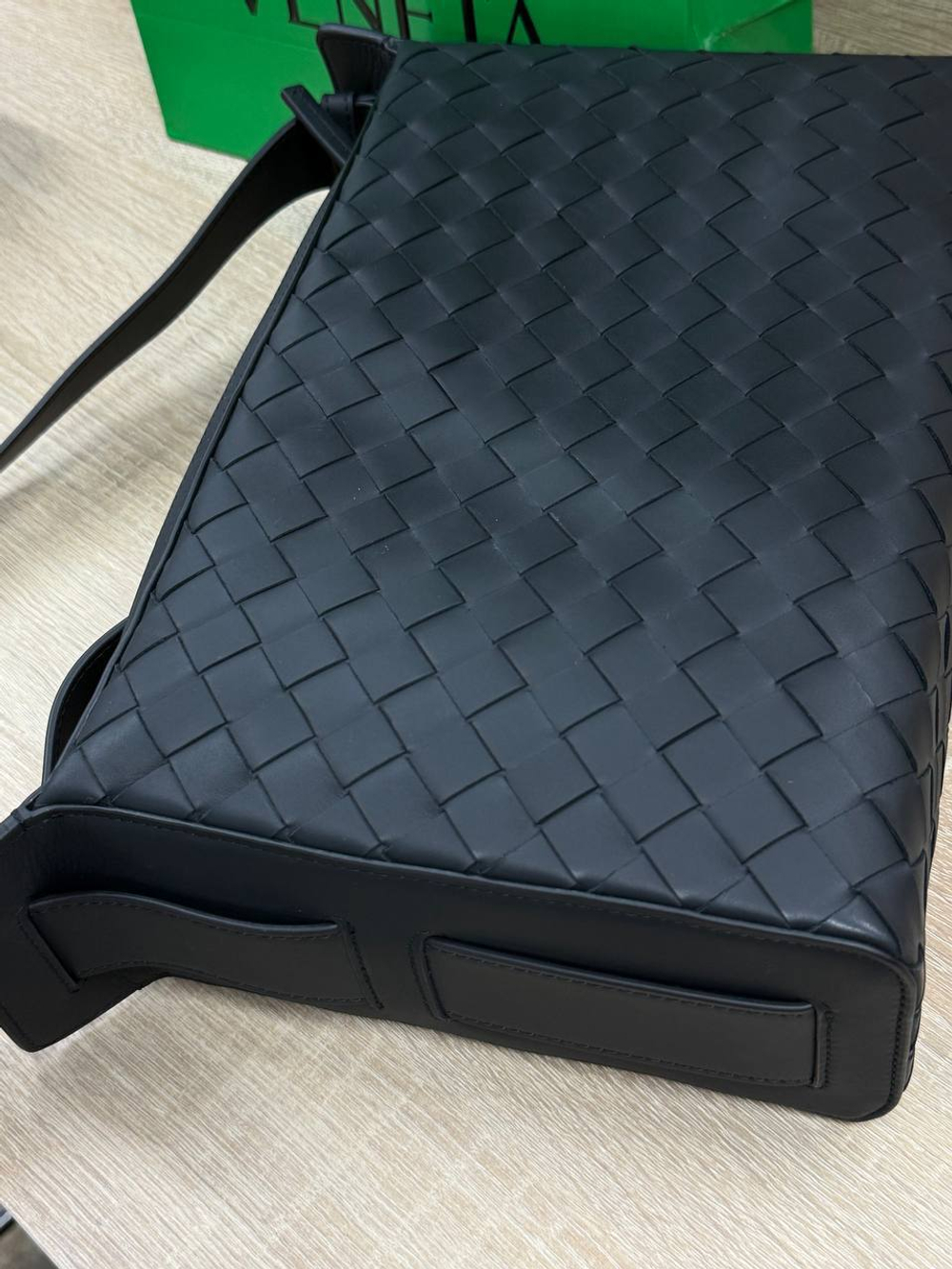 Сумка-мессенджер Bottega Veneta