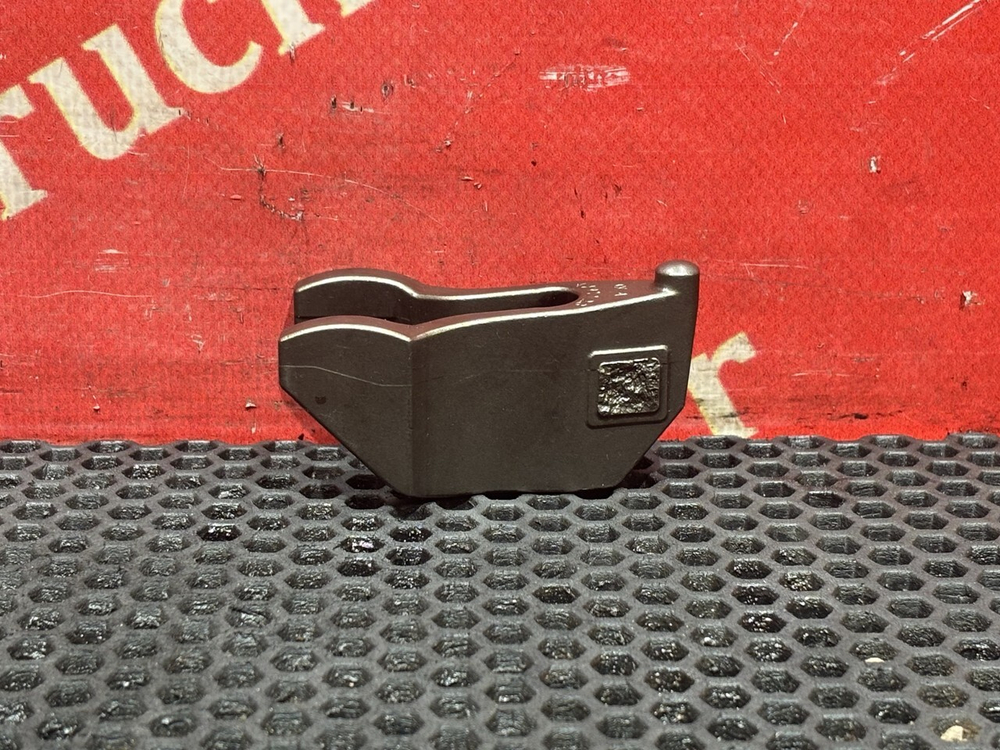 Кронштейн форсунки двигателя 2019 г.