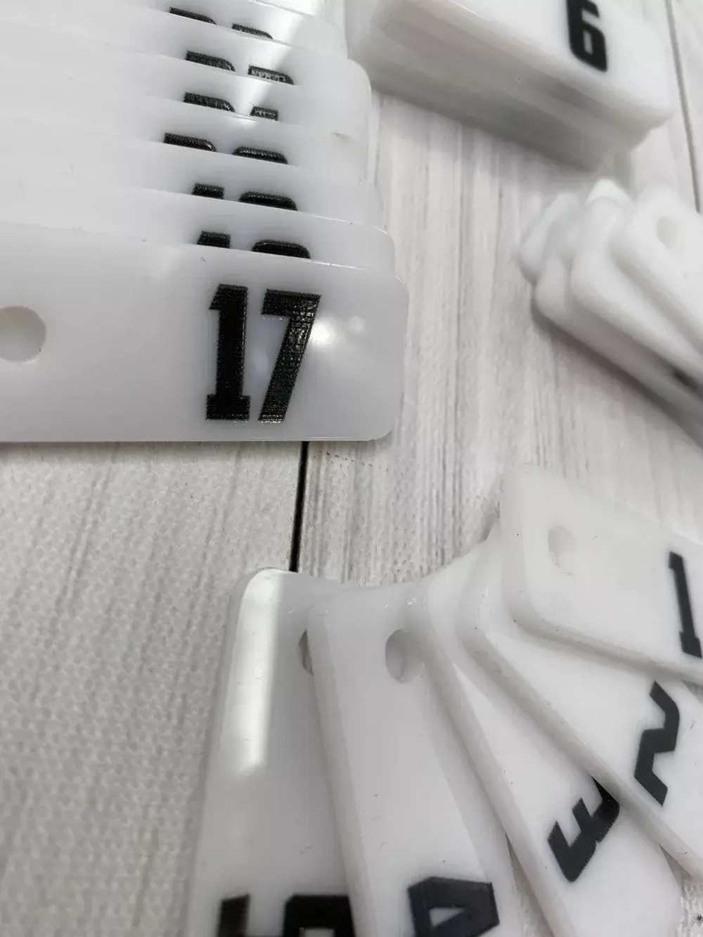 Номерки для ключей 2х5см