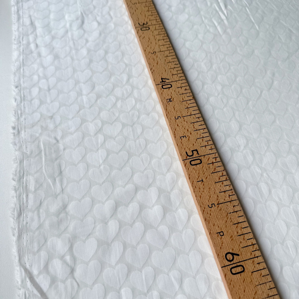 Батист белые Сердечки