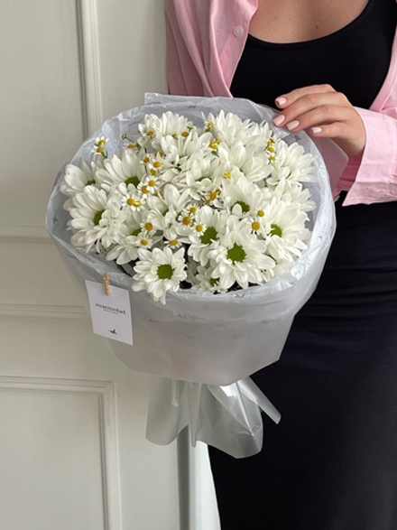 Букет из хризантемы и ромашки